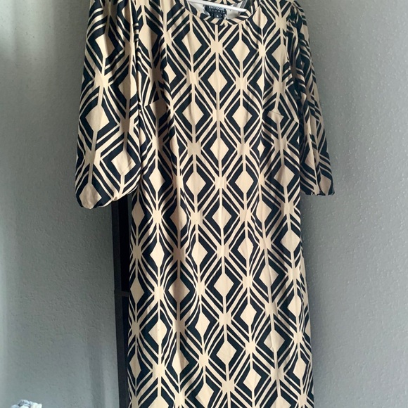 Cute pattern dress! - Picture 1 of 3